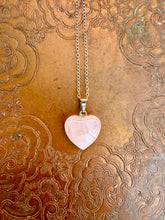 Load image into Gallery viewer, Rose Quartz Heart Dainty Pendant Necklace