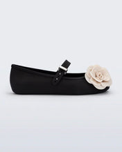 Load image into Gallery viewer, Black and Beige Soft Ballerina Petal Flats