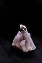 Load image into Gallery viewer, Black Cat Silver Signet Ring