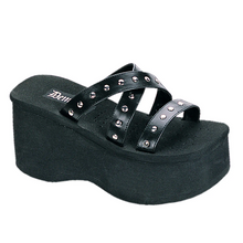 Load image into Gallery viewer, Studded Strappy Platform Slide Sandal
