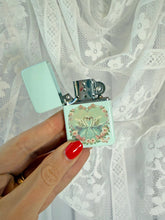 Load image into Gallery viewer, Swan Lighter