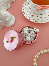 Load image into Gallery viewer, Miss Kitty Mini Scoop