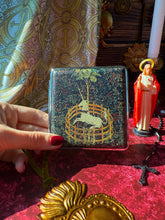 Load image into Gallery viewer, Medieval Tapestry Cig Case