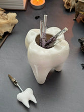 Load image into Gallery viewer, Tooth Ash Tray