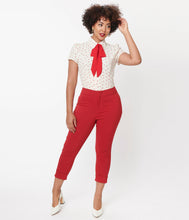 Load image into Gallery viewer, Red Heart Pocket Smarty Pants Capri Pants