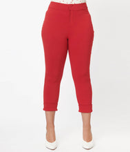 Load image into Gallery viewer, Red Heart Pocket Smarty Pants Capri Pants