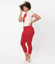 Load image into Gallery viewer, Red Heart Pocket Smarty Pants Capri Pants
