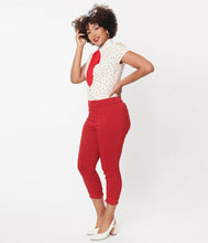 Load image into Gallery viewer, Red Heart Pocket Smarty Pants Capri Pants