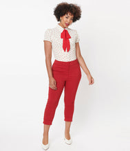 Load image into Gallery viewer, Red Heart Pocket Smarty Pants Capri Pants
