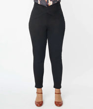 Load image into Gallery viewer, Black Cropped Pants with V-Shaped Waist