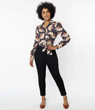 Load image into Gallery viewer, Black Cropped Pants with V-Shaped Waist