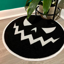 Load image into Gallery viewer, Pumpkin Face Circle Rug