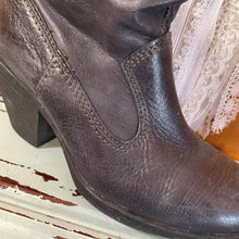 Load image into Gallery viewer, Black Bitty Heel Cowboy Boots