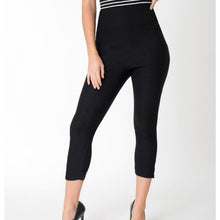 Load image into Gallery viewer, Black Capri Pants