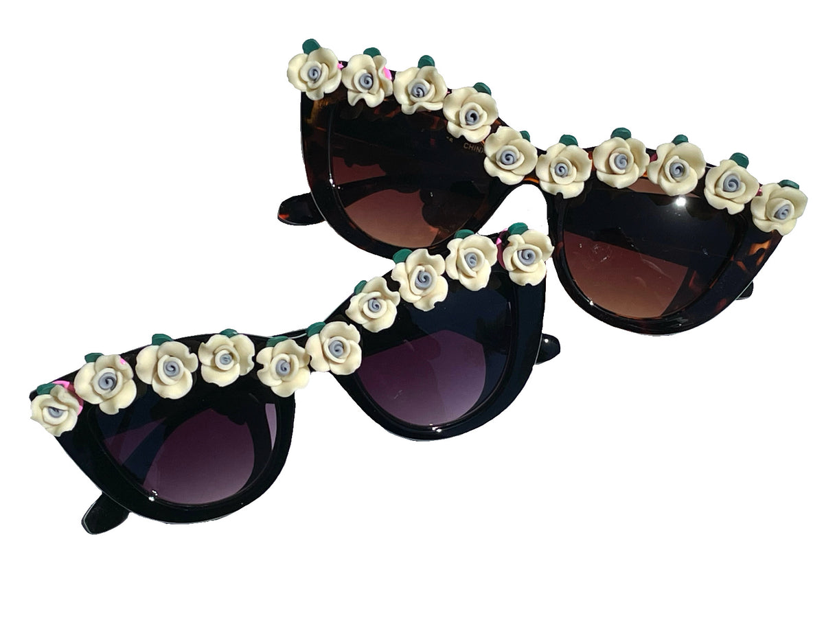 Gold Cat-Eye Sunglasses with Pink Floral Case Stylish Protection with UV-Blocking floral cat eye  main image 2