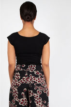 Load image into Gallery viewer, Maddie Keyhole Top Black