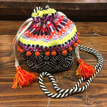 Load image into Gallery viewer, Woven Drawstring Purse