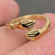 Load image into Gallery viewer, Loving Hug Ring
