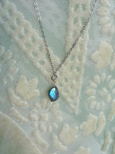 Load image into Gallery viewer, Labradorite Dainty Pendant Necklace
