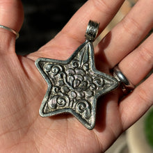 Load image into Gallery viewer, Deep Purple Druzy Star Statement Pendant
