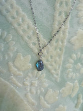 Load image into Gallery viewer, Labradorite Dainty Pendant Necklace
