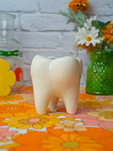 Load image into Gallery viewer, Tooth Ash Tray
