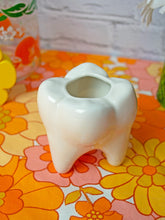 Load image into Gallery viewer, Tooth Ash Tray
