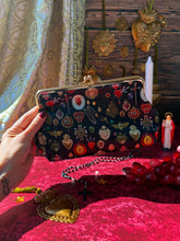 Load image into Gallery viewer, Sacred Heart Kisslock Pouch
