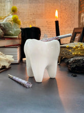 Load image into Gallery viewer, Tooth Ash Tray
