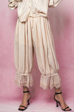 Load image into Gallery viewer, Ivory Lace Trim Bloomer Pettipants
