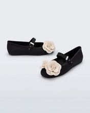 Load image into Gallery viewer, Black and Beige Soft Ballerina Petal Flats
