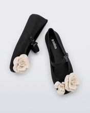 Load image into Gallery viewer, Black and Beige Soft Ballerina Petal Flats
