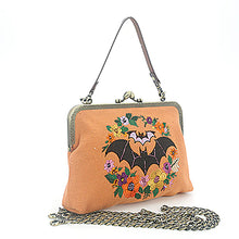 Load image into Gallery viewer, Floral Bat Kisslock Purse
