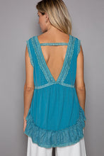 Load image into Gallery viewer, Ocean Teal Sleeveless Lace Trim Top
