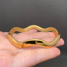 Load image into Gallery viewer, Wavy Gemmy Star Bangle Bracelet
