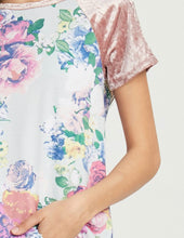 Load image into Gallery viewer, Floral Print and Velvet Short Sleeve Ringer Top

