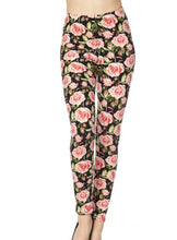 Load image into Gallery viewer, Blooming Blush Roses Leggings
