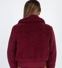 Load image into Gallery viewer, faux fur cropped jacket burgundy

