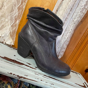 Black Bitty Heel Cowboy Boots