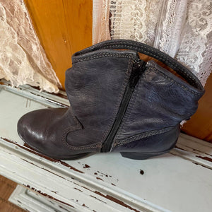 Black Bitty Heel Cowboy Boots