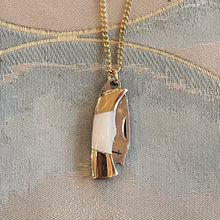 Load image into Gallery viewer, Pearl Handled Mini Folding Necklace
