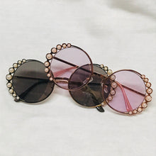 Load image into Gallery viewer, Round Pearl Sunglasses
