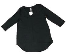 Load image into Gallery viewer, Black V-Neck U-Hem 3/4 Sleeve Top

